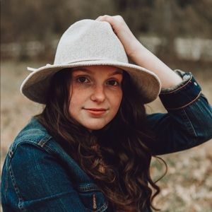 Meet your Posher, Macy